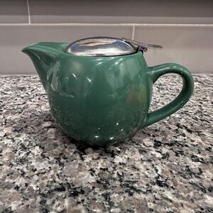 Hues N Brews Green Ceramic Personal Teapot With Strainer 8 oz